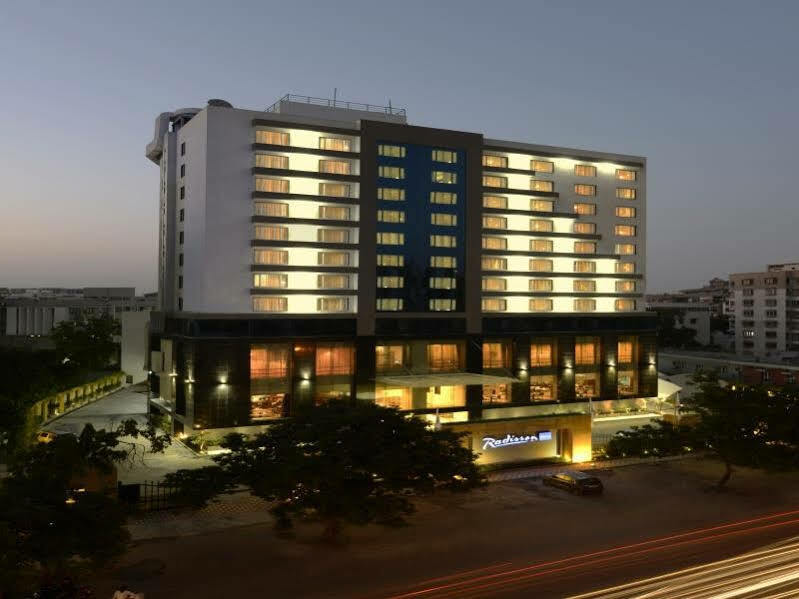 Radisson Blu Hotel 阿穆达巴 外观 照片